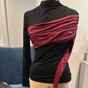 COMMENSE Elegant Black and Burgundy Drape Top
